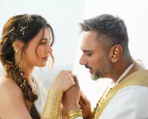 عبد الفتاح جريني يثير حيرة جمهوره بصورة مع نجوم بوليوود 21 - جريدة المساء