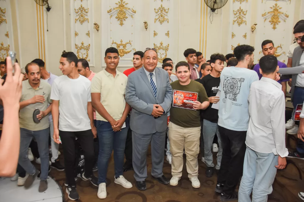 "الشعب الجمهوري" بنجع حمادي يختتم معسكر مراجعات الثانوية العامة بحضور 1000 طالب وطالبة 59 - جريدة المساء