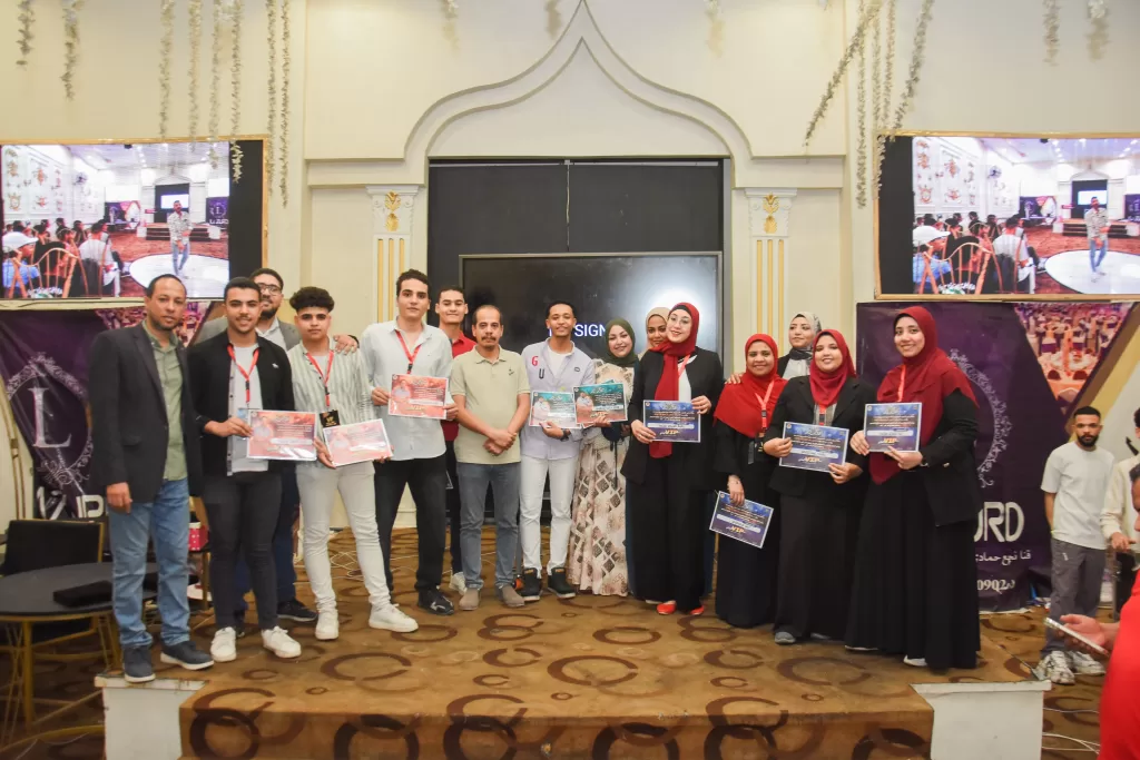 "الشعب الجمهوري" بنجع حمادي يختتم معسكر مراجعات الثانوية العامة بحضور 1000 طالب وطالبة 57 - جريدة المساء