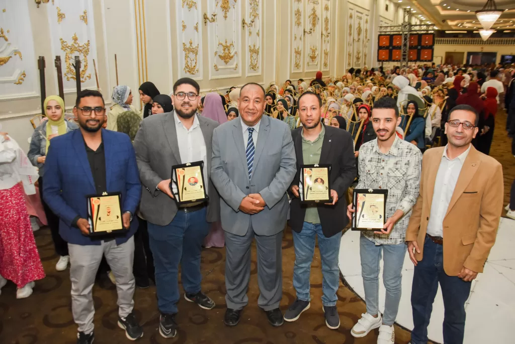 "الشعب الجمهوري" بنجع حمادي يختتم معسكر مراجعات الثانوية العامة بحضور 1000 طالب وطالبة 55 - جريدة المساء