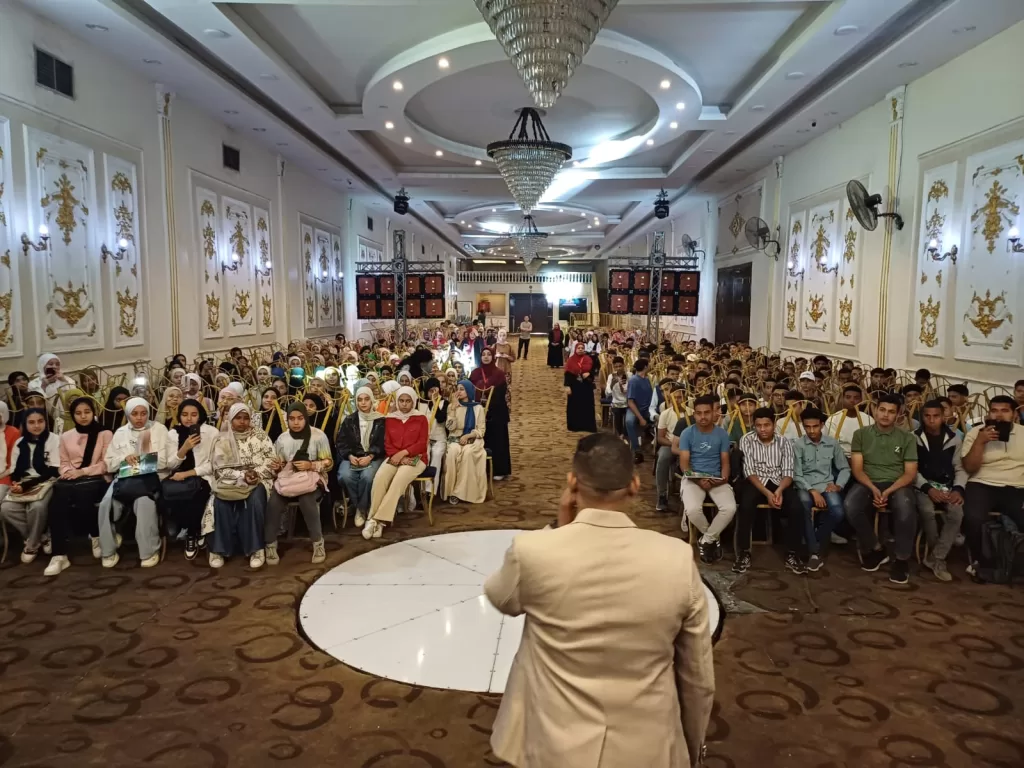 "الشعب الجمهوري" بنجع حمادي يختتم معسكر مراجعات الثانوية العامة بحضور 1000 طالب وطالبة 85 - جريدة المساء