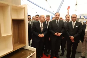 فرصة للمقبلين علي الزواج.. محافظ دمياط ونائب محافظ الجيزة يفتتحان معرض اوكازيون للأثاث في بولاق (صور) 23 - جريدة المساء