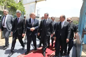 فرصة للمقبلين علي الزواج.. محافظ دمياط ونائب محافظ الجيزة يفتتحان معرض اوكازيون للأثاث في بولاق (صور) 29 - جريدة المساء