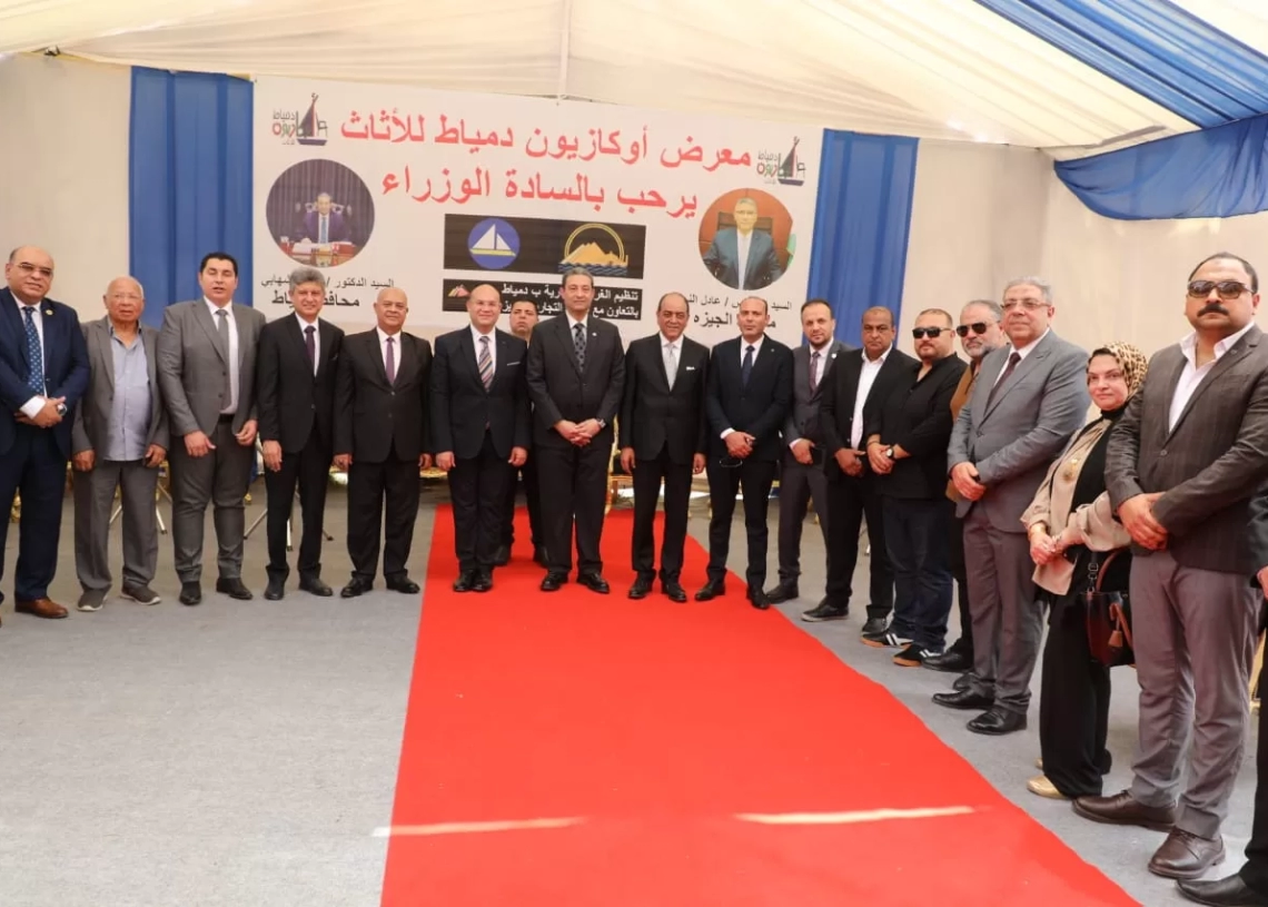 فرصة للمقبلين علي الزواج.. محافظ دمياط ونائب محافظ الجيزة يفتتحان معرض اوكازيون للأثاث في بولاق (صور) 19 - جريدة المساء