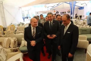 فرصة للمقبلين علي الزواج.. محافظ دمياط ونائب محافظ الجيزة يفتتحان معرض اوكازيون للأثاث في بولاق (صور) 37 - جريدة المساء