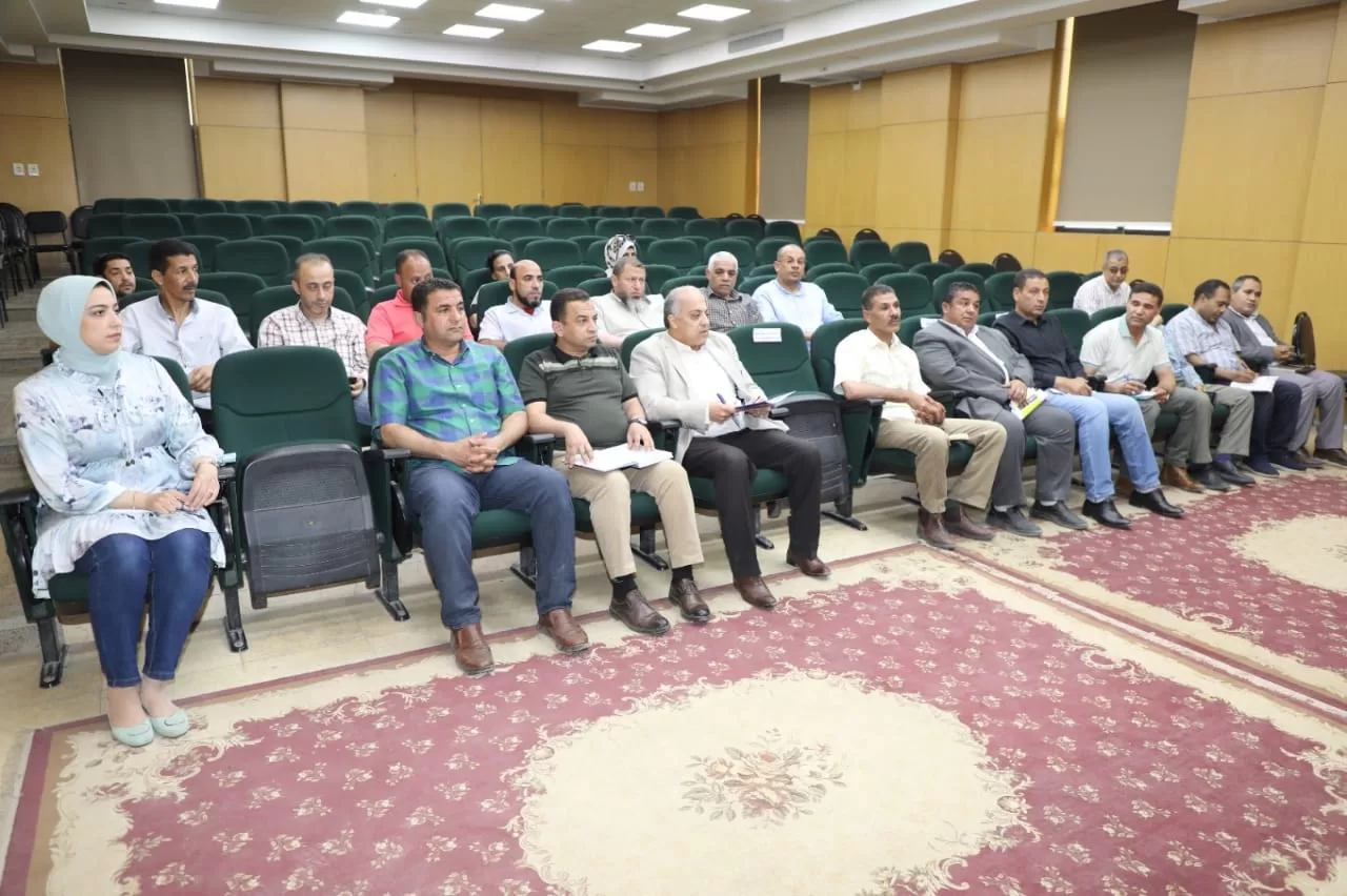 نائب محافظ بني سويف يبحث آليات تسهيل إصدار تراخيص المحال التجارية للنهوض بالمشروعات الصغيرة 21 - جريدة المساء