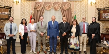 خلال استقباله السفير الكندي.. محافظ المنيا: جادون في منح الفرص الاستثمارية ودعم كافة القطاعات 1 - جريدة المساء