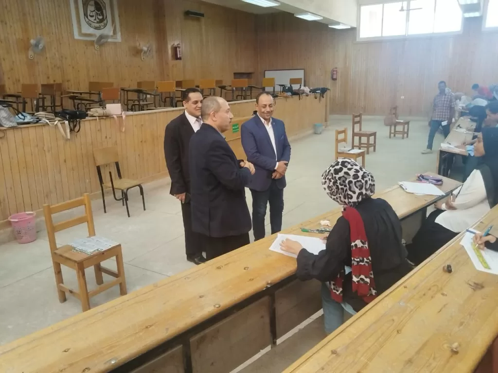 بدء امتحانات الفصل الدراسي الثاني بكلية الحقوق بجامعة جنوب الوادي 33 - جريدة المساء