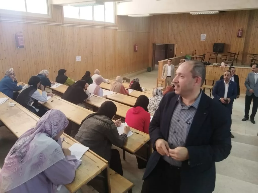 بدء امتحانات الفصل الدراسي الثاني بكلية الحقوق بجامعة جنوب الوادي 29 - جريدة المساء