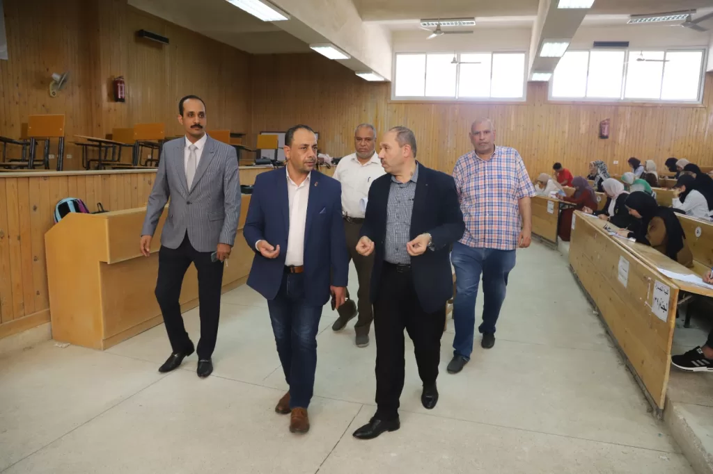 بدء امتحانات الفصل الدراسي الثاني بكلية الحقوق بجامعة جنوب الوادي 31 - جريدة المساء