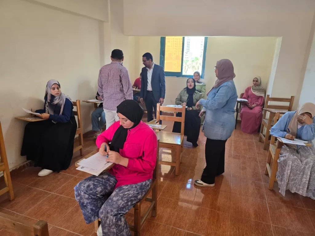 بدء امتحانات الفصل الدراسي الثاني بالمعهد الفني الصحي بقنا 22 - جريدة المساء بدء امتحانات الفصل الدراسي الثاني بالمعهد الفني الصحي بقنا 21 - جريدة المساء