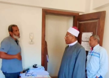 وكيل أوقاف البحر الأحمر يفاجئ ديوان المديرية بالغردقة لمتابعة انتظام سير العمل 25 - جريدة المساء