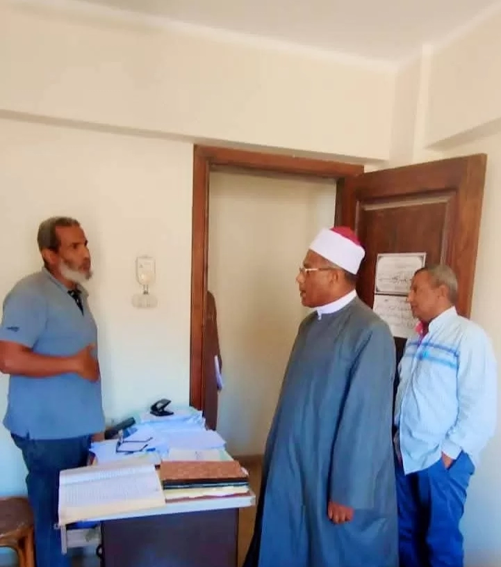 وكيل أوقاف البحر الأحمر يفاجئ ديوان المديرية بالغردقة لمتابعة انتظام سير العمل 19 - جريدة المساء