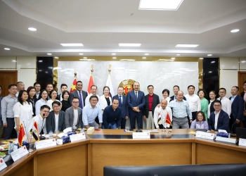 وزير قطاع الأعمال يعقد شراكة مع وفد الصيني  يضم 37 مستثمرا وممثلا لكبرى شركات الغزل والنسيج لبحث فرص الشراكة والاستثمار 29 - جريدة المساء