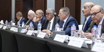 عمومية شركات السياحة توجه الشكر للرئيس السيسى.. على دعمه لصناعة الأمل.. الشاعر : تعاون وثيق مع الأجهزة الحكومية..فى إعادة فتح الطرق السياحية وحل مشاكل المستثمرين .. الببلاوى : تفعيل الدور المحورى للشركات فى زيادة الحركة الوافدة إلى مصر 1 - جريدة المساء