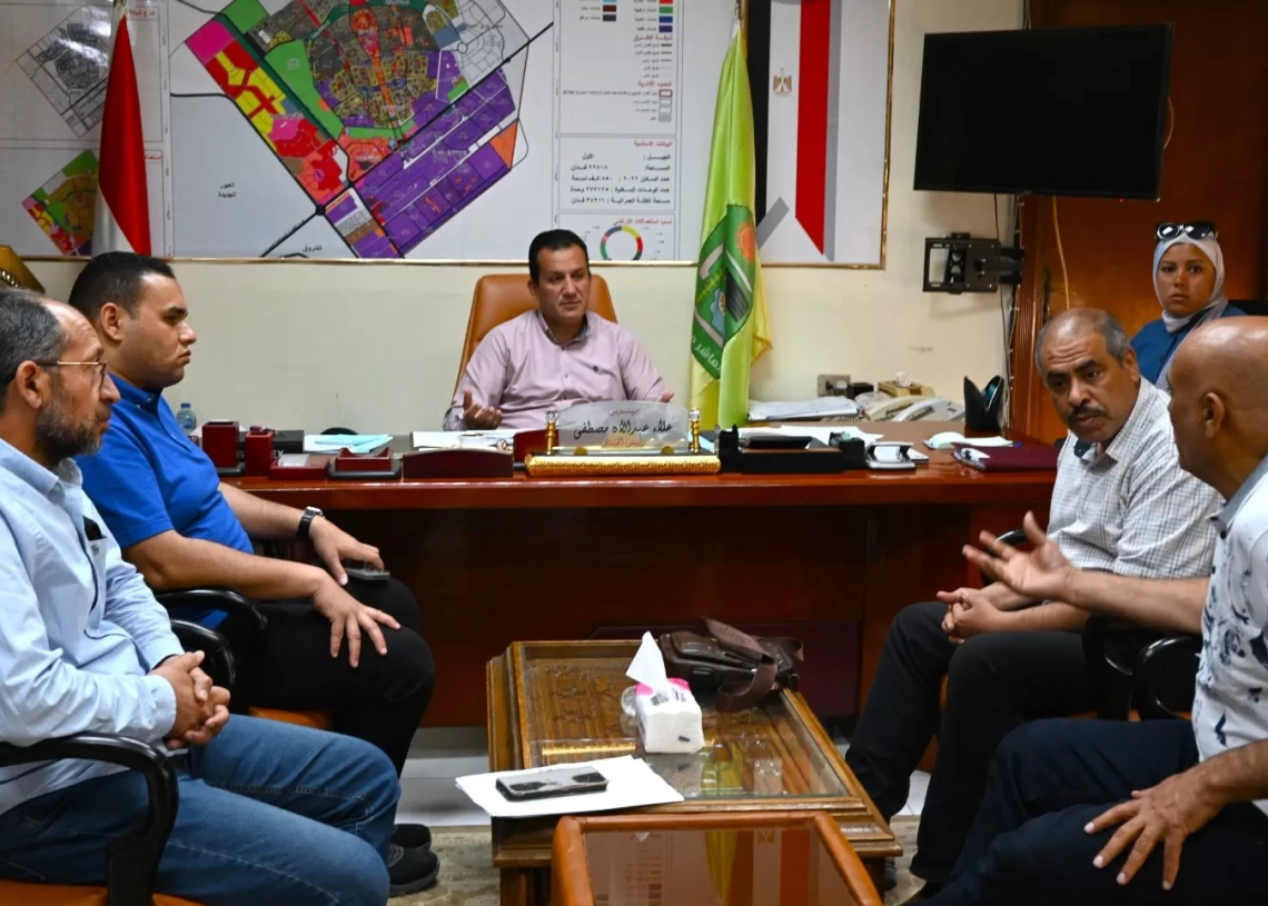 العاشر من رمضان نحو بيئة خضراء.. خطوات متسارعة لتنفيذ المشروع القومي لمكافحة تلوث الهواء وتغير المناخ 19 - جريدة المساء