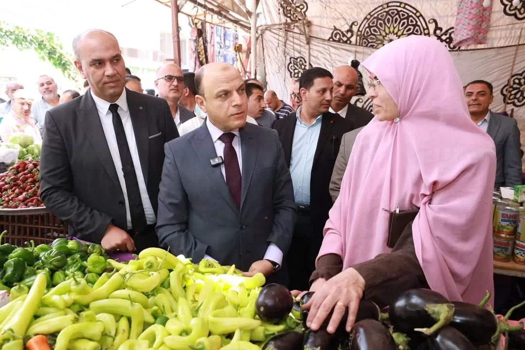 محافظ كفرالشيخ يفتتح سوق «اليوم الواحد» للسلع الغذائية والاستهلاكية ببيلا 18 - جريدة المساء