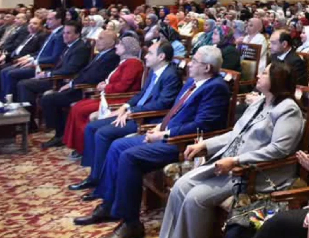 تحت شعار "رفاهية الممرضين والممرضات- قومي المرأة يشارك في إحتفالية اليوم العالمي للتمريض 18 - جريدة المساء تحت شعار "رفاهية الممرضين والممرضات- قومي المرأة يشارك في إحتفالية اليوم العالمي للتمريض 17 - جريدة المساء