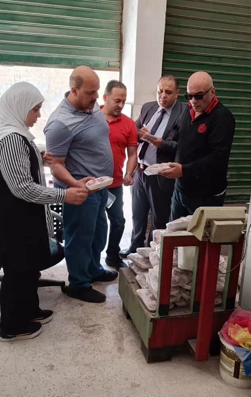 ضبط كميات من اللحوم والمواد الغذائية الفاسدة بشرق الإسكندرية 19 - جريدة المساء