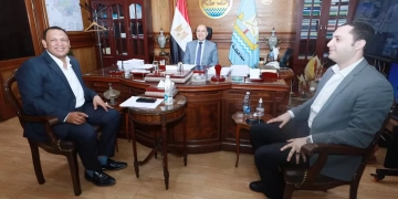 محافظ كفر الشيخ يبحث ملفات خدمية ومشكلات الدوائر مع أعضاء مجلسي النواب والشيوخ 1 - جريدة المساء