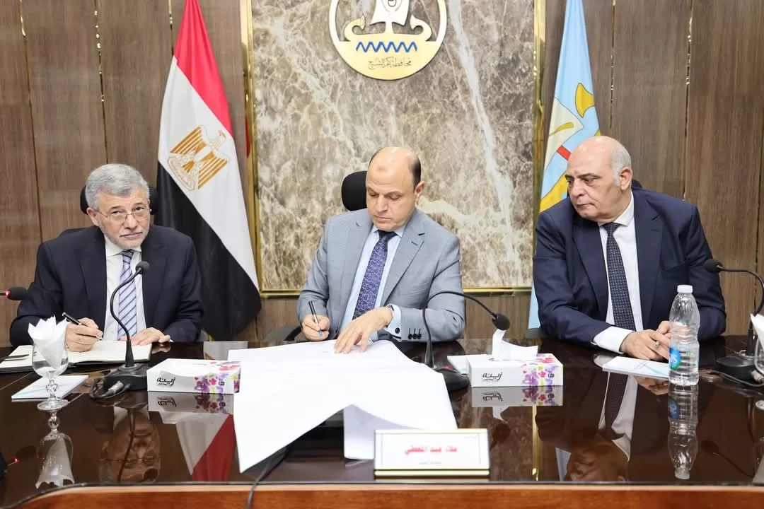 محافظ كفر الشيخ يبحث مع رئيس هيئة الأوقاف استثمار أراضي الهيئة في مشروعات تنموية وخدمية 19 - جريدة المساء