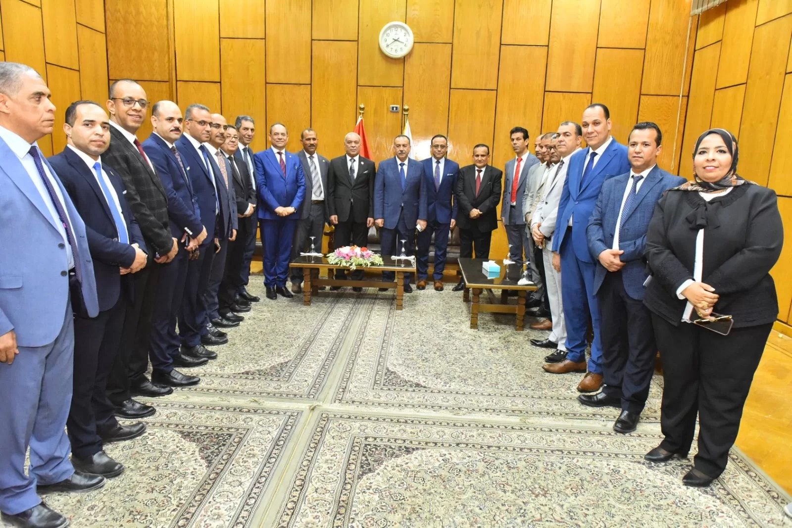 محافظ أسيوط ورئيس هيئة النيابة الإدارية في يوبيل «حقوق أسيوط» الذهبي احتفاءً بنصف قرن من العدالة والعلم 22 - جريدة المساء