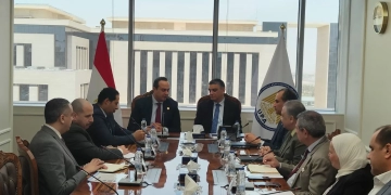 رئيسا هيئة الرعاية الصحية وهيئة الشراء الموحد بحثا آليات تعزيز التعاون في سلاسل الإمداد وتوطين الصناعة الطبية في مصر 1 - جريدة المساء