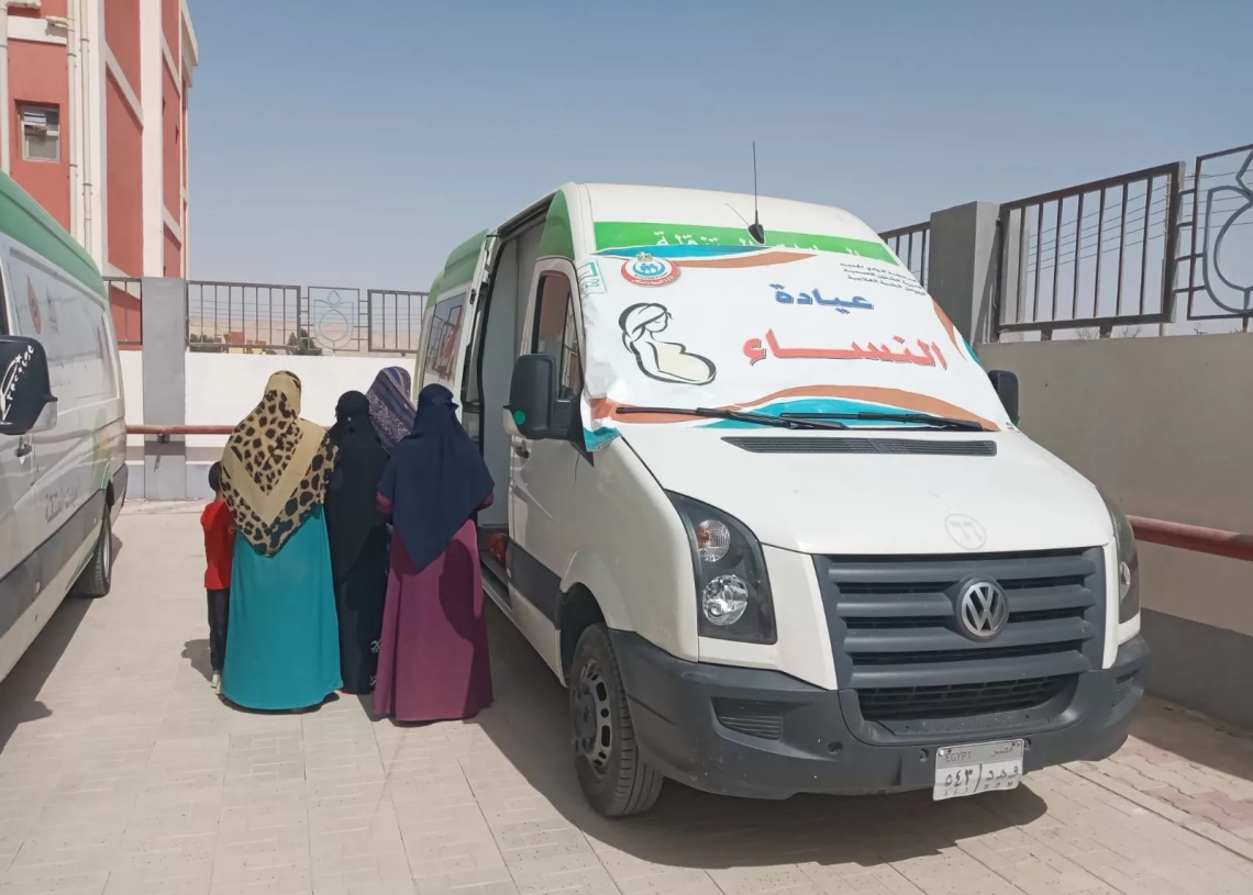 قوافل "حياة كريمة" الطبية تجوب قرى الفرافرة وتقدم خدماتها المتكاملة لـ 871 مواطنًا 19 - جريدة المساء