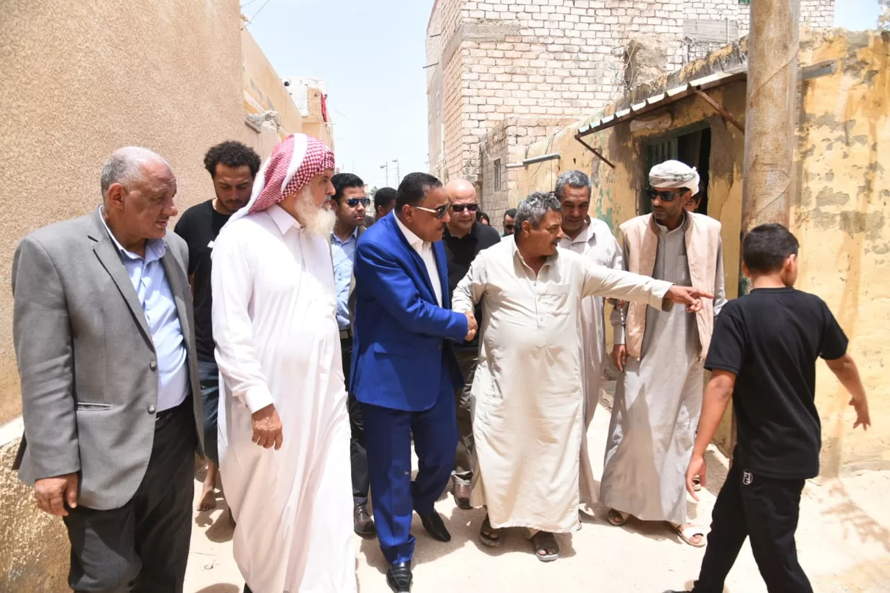 محافظ مطروح يواصل جولاته الميدانية لمتابعة المشروعات الخدمية 21 - جريدة المساء