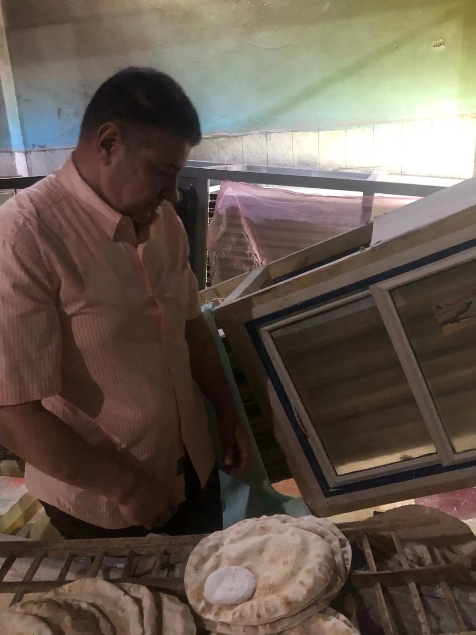 ضبط أكثر من 25 طنًّا من الدقيق واللحوم والدواجن والمخللات والملح غير المطابقة للمواصفات في الدقهلية 25 - جريدة المساء