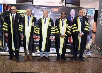 جامعة سوهاج تحتفل بتخريج دفعة جديدة من كلية الطب.. والنعماني يعلن تعيين 269 معيدًا وطبيبًا مقيماً 17 - جريدة المساء