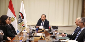 وزير قطاع الأعمال العام يلتقي وفدا من "بريتش بتروليوم" لمتابعة خطوات إعادة تشغيل مصنع الأنود بالعين السخنة 1 - جريدة المساء