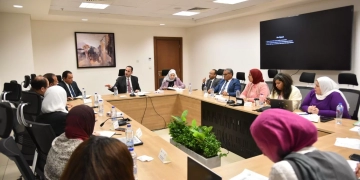 نائب وزير الصحة يتابع ميكنة خدمات الغسيل الكلوي ومشروع الرعايات والحضانات لضمان وصول المستلزمات الطبية للمريض بشكل أمن 1 - جريدة المساء