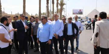 محافظ الجيزة يتفقد أعمال التطوير بمحيط المتحف المصري الكبير (صور) 1 - جريدة المساء
