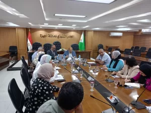من المناطق غير المخططة.. نائب محافظ الجيزة يناقش تطوير منطقة عزبة الصفيح بأبو رواش 11 - جريدة المساء