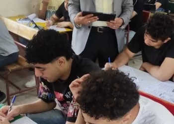 وكيل وزارة التعليم بالجيزة: امتحان اللغة العربية لثانية ثانوي.. علي ما يرام 15 - جريدة المساء