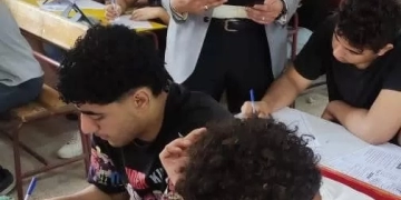 وكيل وزارة التعليم بالجيزة: امتحان اللغة العربية لثانية ثانوي.. علي ما يرام 2 - جريدة المساء وكيل وزارة التعليم بالجيزة: امتحان اللغة العربية لثانية ثانوي.. علي ما يرام 1 - جريدة المساء