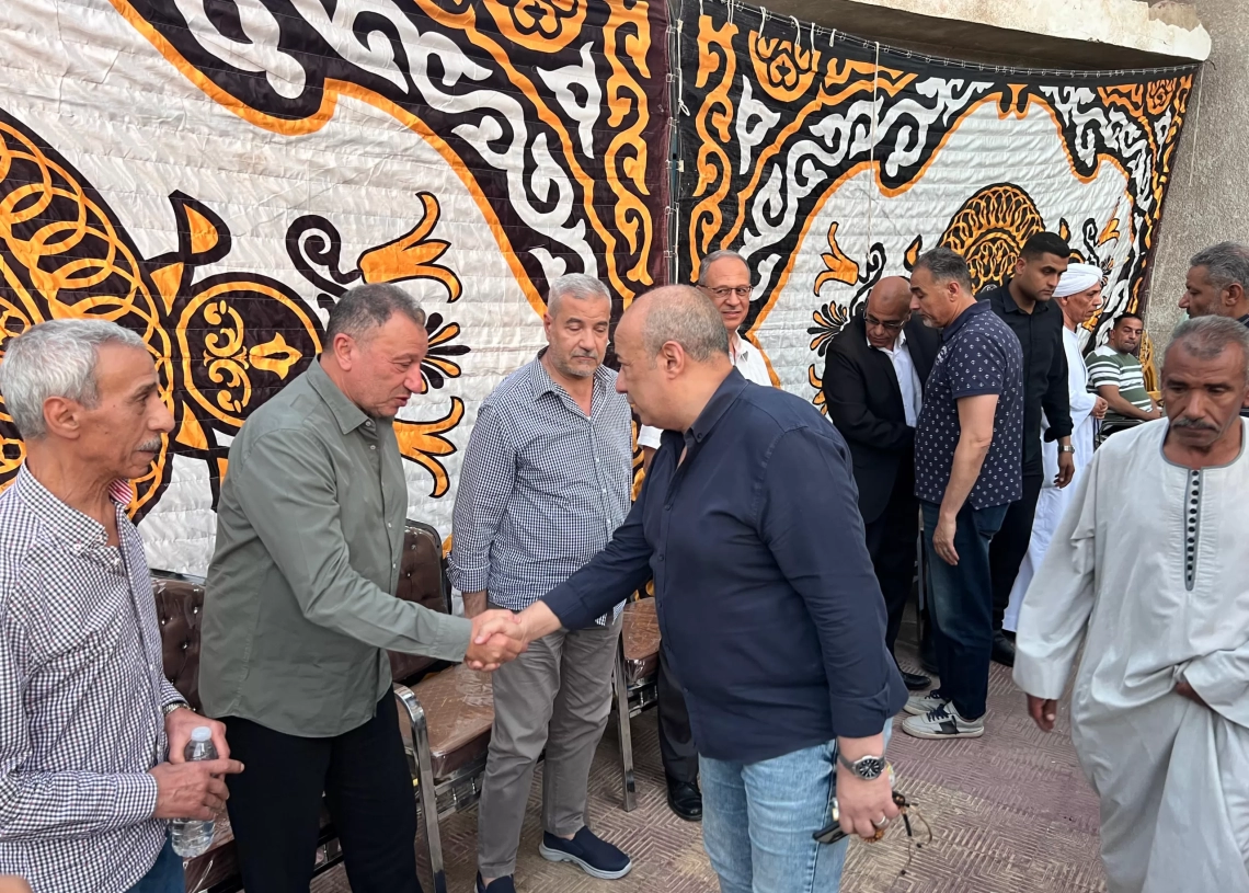 دموع "بيبو" في قنا.. الخطيب يتلقى عزاء شقيقته وسط جموع المحبين 85 - جريدة المساء