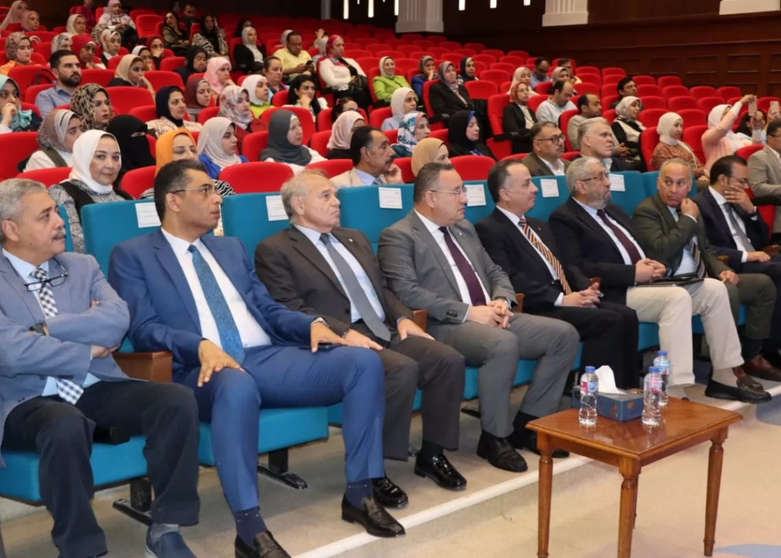 رئيس جامعة الإسكندرية يشهد ورشة عمل حول "تمويل ودعم الاتحاد الأوروبي للبحث العلمي والابتكار" بكلية الهندسة 19 - جريدة المساء