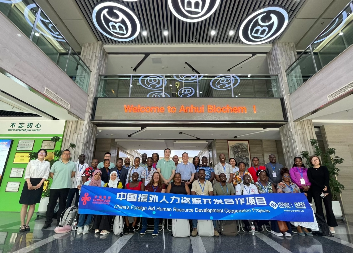 الصحة: إيفاد 11 طبيبًا إلى الصين و8 لـ«تايلاند» ضمن برامج تدريبية متقدمة في التخصصات الدقيقة والتغير المناخي 19 - جريدة المساء