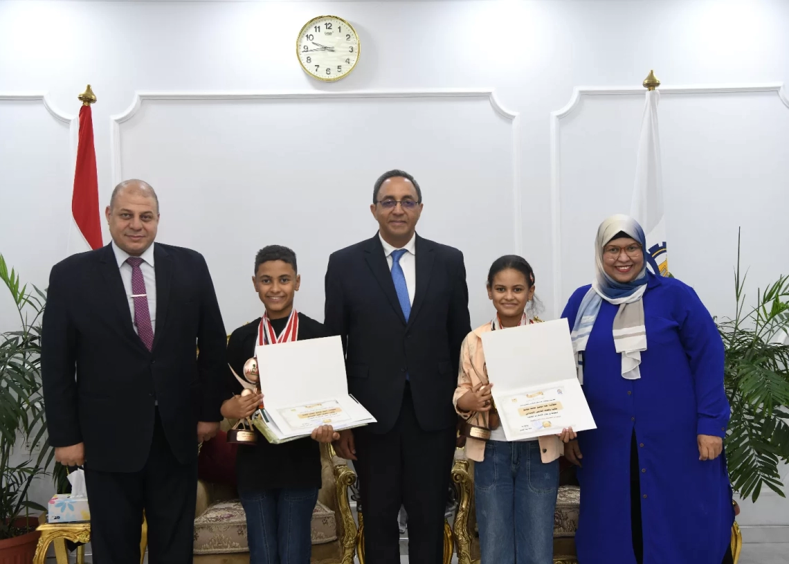 محافظ قنا يكرم الفائزين بجائزة الدولة للمبدع الصغير ويشيد بدور الأسرة والمدرسة في رعاية المواهب 19 - جريدة المساء