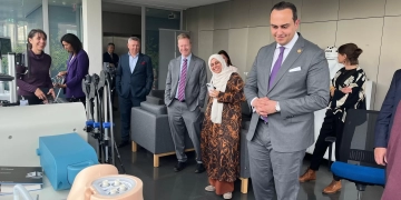 رئيس هيئة الرعاية الصحية زار مستشفيات جامعة جنيف للاستفادة من التجربة السويسرية في دمج التعليم والتشغيل والبحث داخل مستشفيات الجامعة 1 - جريدة المساء