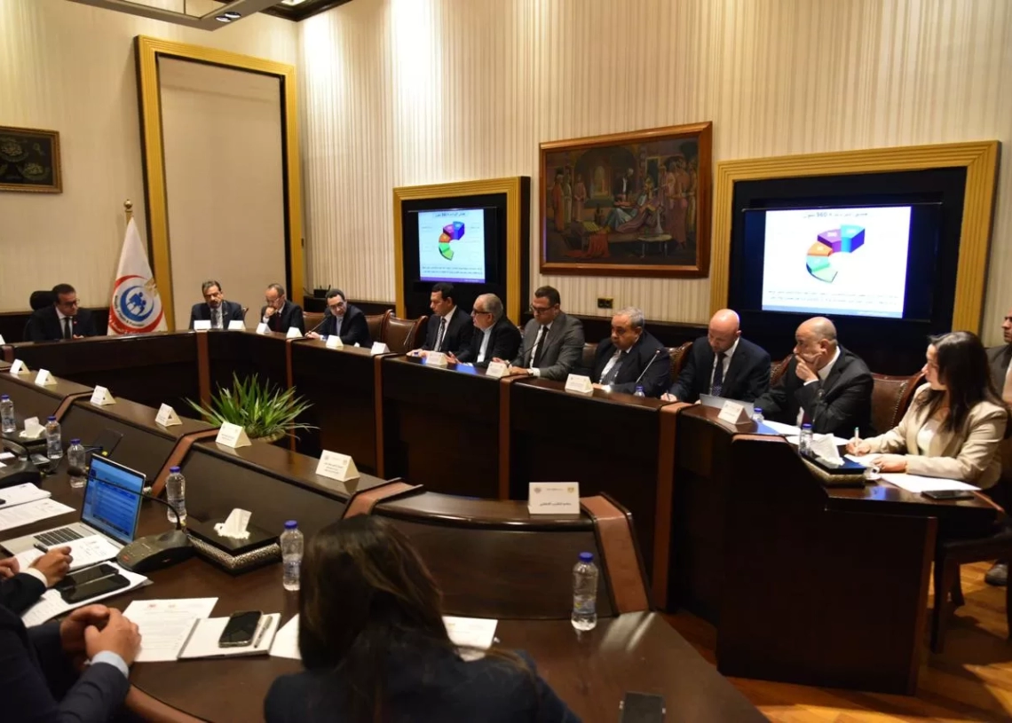  وزير الصحة فى  اجتماع صندوق مواجهة الطوارئ الطبية والأمراض النادرة : اﻟﻘﻄﺎع المصرفي مول ﻣﺒﺎدرة اﻟﻘﻀﺎء ﻋﻠﻰ ﻗﻮاﺋﻢ إلاﻧﺘﻈﺎر، و الصندوق بمبلغ 919 مليون جنيه 19 - جريدة المساء