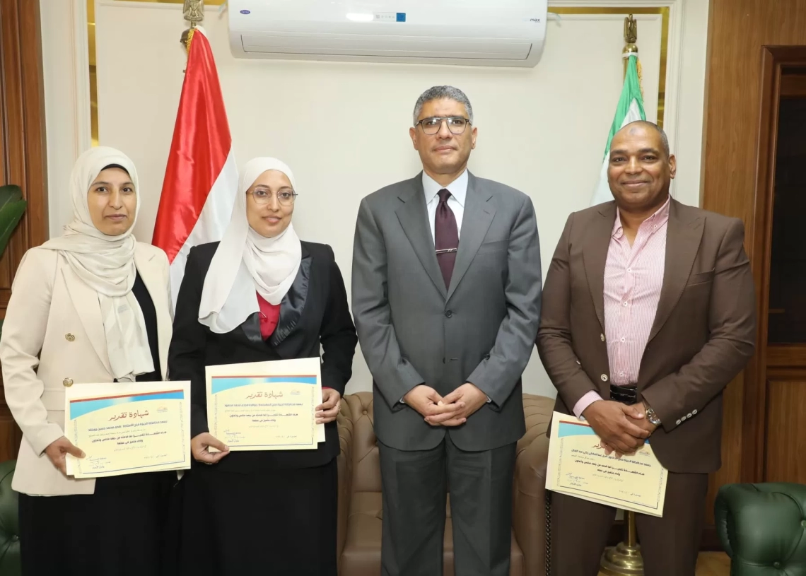 محافظ الجيزة يكرّم رئيس مركز الصف ووكيل لجنة التصالح تقديرًا لجهودهم في ملف مخالفات البناء 18 - جريدة المساء