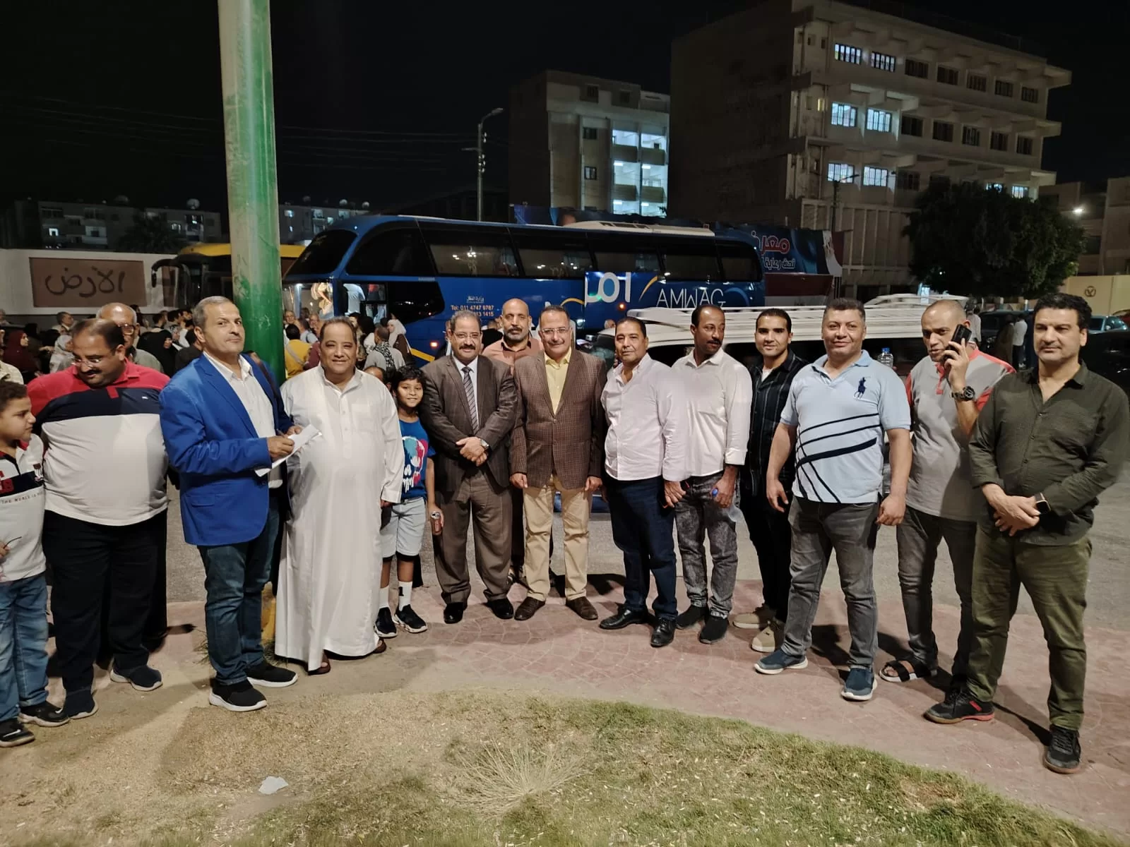 دموع الفرح تودع الحجاج من كورنيش المنيا إلى بيت الله الحرام 29 - جريدة المساء