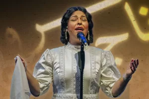 مروة ناجي تقدم أول عرض مسرحي ميوزيكال هولوجرامي عن أم كلثوم 21 - جريدة المساء