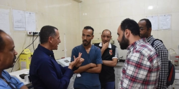 في زيارة مفاجئة.. نائب محافظ أسوان يتفقد مستشفى الإدمان ويعلن خطة تطوير شاملة 1 - جريدة المساء
