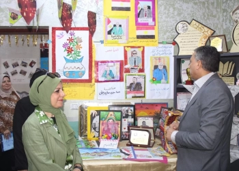 وكيل وزارة التعليم بالجيزة يكرم "معلمة" بسبب الجمال 32 - جريدة المساء