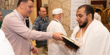 رئيس بعثة حج الجمعيات الأهلية يتابع عمليات  تفويج الحجاج من المدينة المنورة إلى مكة المكرمة 1 - جريدة المساء