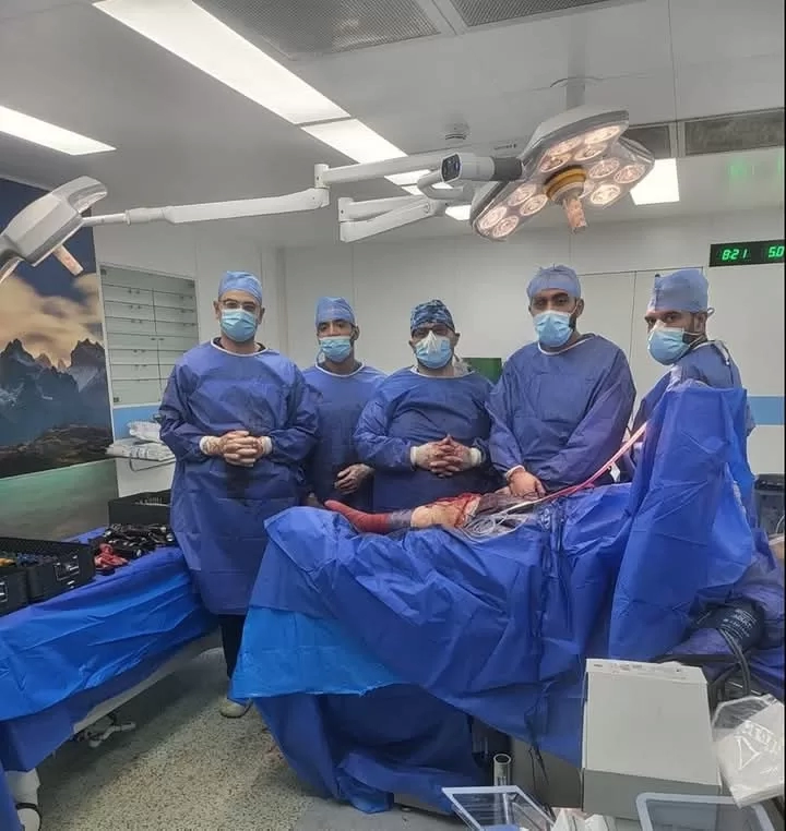 إنجاز طبي في الساحل الشمالي.. مستشفى العلمين النموذجي يدشّن غرفة العمليات الكبسولة ويُجري أول جراحة ناجحة لتغيير مفصل الركبة 16 - جريدة المساء إنجاز طبي في الساحل الشمالي.. مستشفى العلمين النموذجي يدشّن غرفة العمليات الكبسولة ويُجري أول جراحة ناجحة لتغيير مفصل الركبة 15 - جريدة المساء